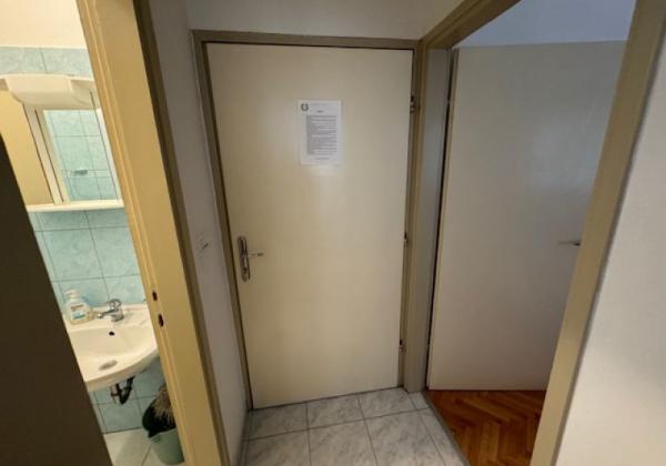 Chorvatsko na predaj: Jedinečný apartmán v Sukošane – Prvý rad pri mori!