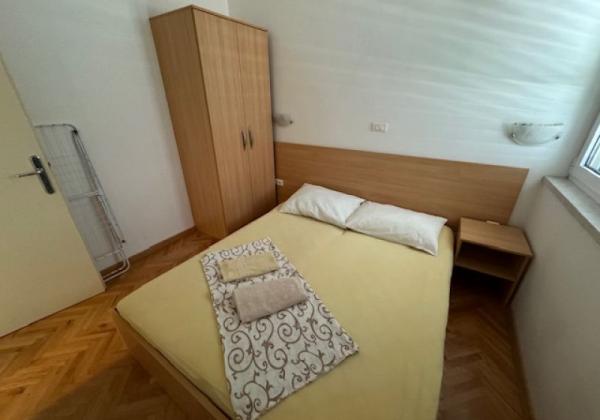 Chorvatsko na predaj: Jedinečný apartmán v Sukošane – Prvý rad pri mori!