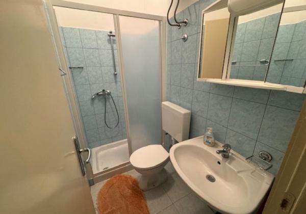 Chorvatsko na predaj: Jedinečný apartmán v Sukošane – Prvý rad pri mori!