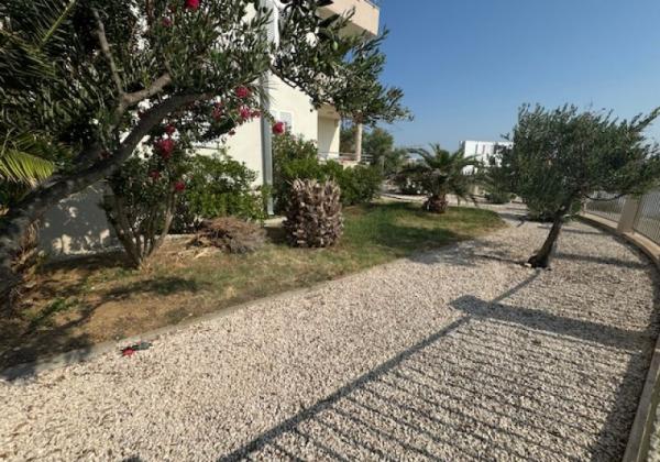 Chorvatsko na predaj: Jedinečný apartmán v Sukošane – Prvý rad pri mori!