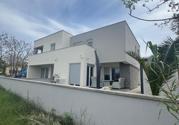Chorvátsko- 2x Vila za top cenu len 30m od mora a pieskovej pláže