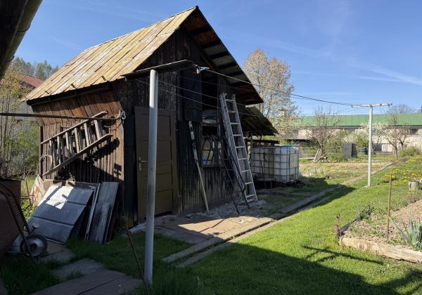 Šikovný domček s veľkou záhradou Brezno časť Zadné Halny