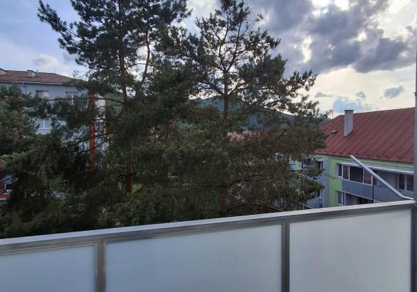 Na predaj 2 izbový byt s balkónom aj loggiou v pôvodnom stave vo Valaskej