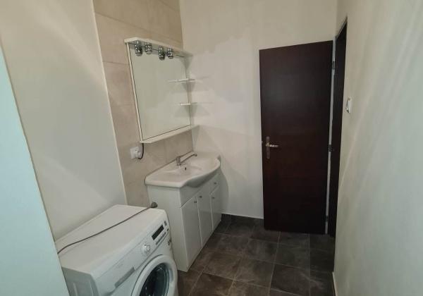 Priestranný 3-izbový byt (70 m²) v rodinnom dome so záhradou
