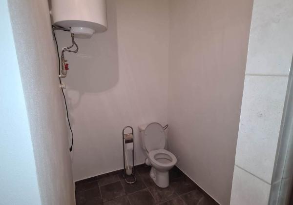 Priestranný 3-izbový byt (70 m²) v rodinnom dome so záhradou