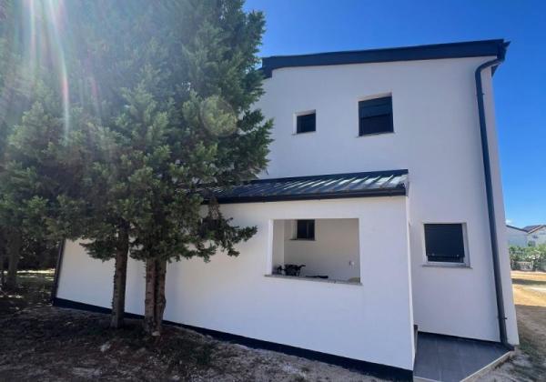 Na predaj dom so záhradou na ostrove Vir - Chorvátsko