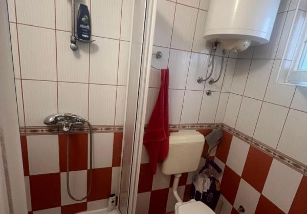 Na predaj dom so záhradou na ostrove Vir - Chorvátsko