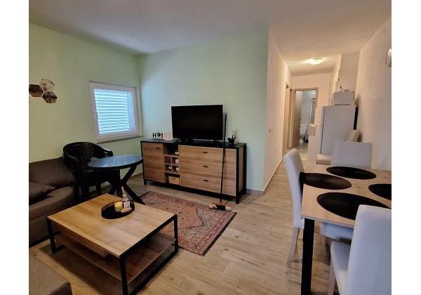 Chorvátsko ,ostrov Vir - Na predaj prízemný apartmán s terasou len 150 m od mora!