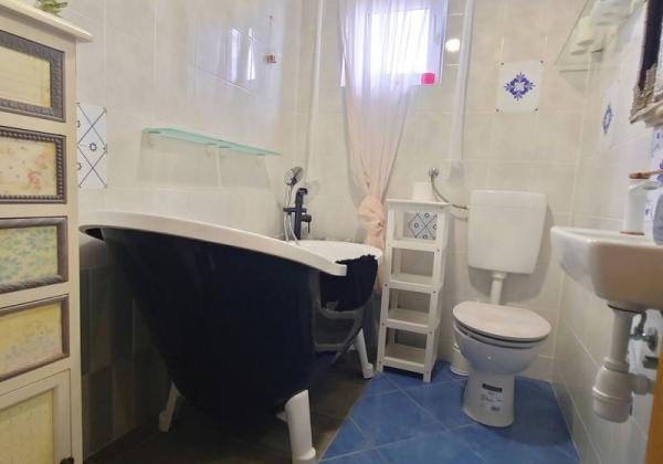 Chorvátsko, ostrov Vir - Na predaj dvojpodlažný apartmán so záhradou