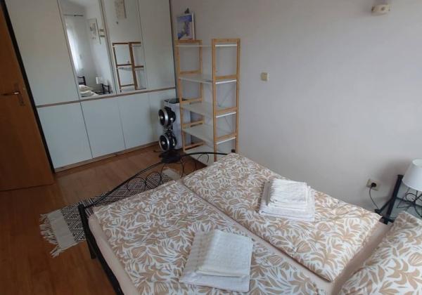 Chorvátsko, ostrov Vir - Na predaj dvojpodlažný apartmán so záhradou