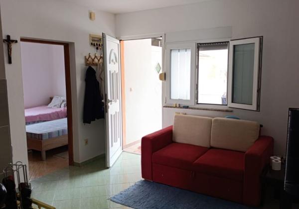 Chorvátsko - Na predaj rodinný  dom s dvoma apartmánmi na ostrove Vir