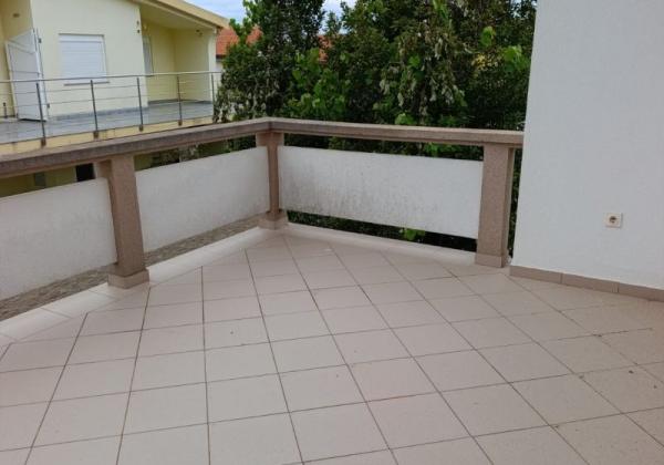 Chorvátsko - Na predaj rodinný  dom s dvoma apartmánmi na ostrove Vir