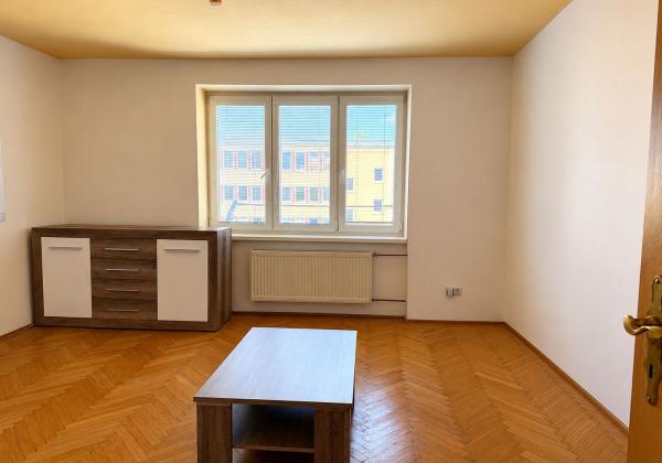 Exkluzívne na predaj - 2 izbový byt priamo v centre Brezna