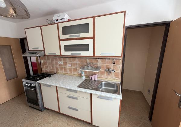 Exkluzívne na predaj - 2 izbový byt priamo v centre Brezna
