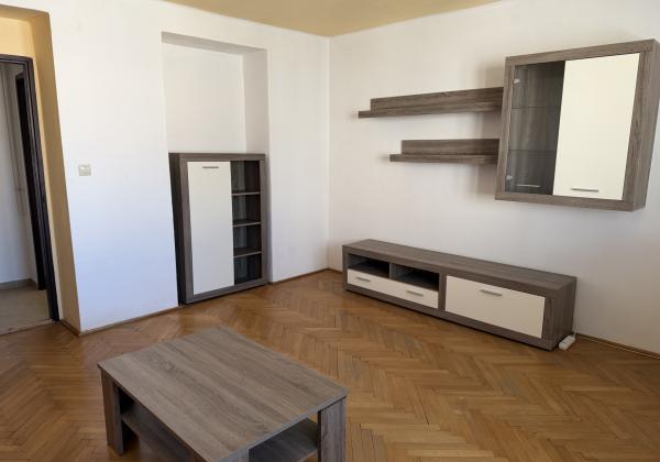 Exkluzívne na predaj - 2 izbový byt priamo v centre Brezna
