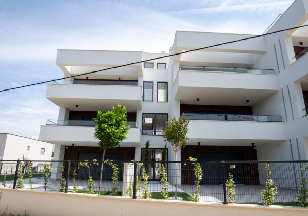 Exkluzívna novostavba, lokalita, špičková kvalita, 9 apartmánov s výhľadom na more