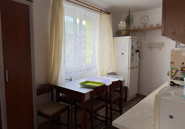 == Priestranný  2- izbový byt 65 m2 vo Valaskej - výborná cena za m2
