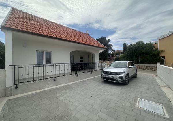 Chorvátsko - Dom 2x apartmán v centre ostrova Vir