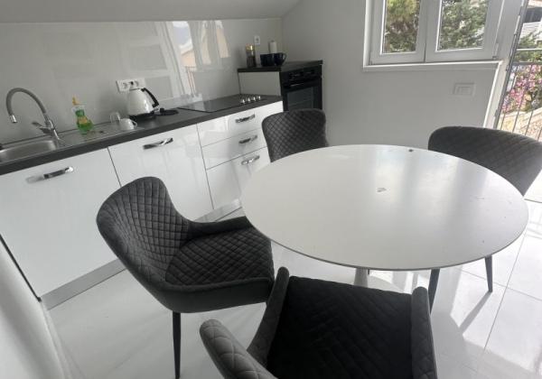 Chorvátsko - Dom 2x apartmán v centre ostrova Vir
