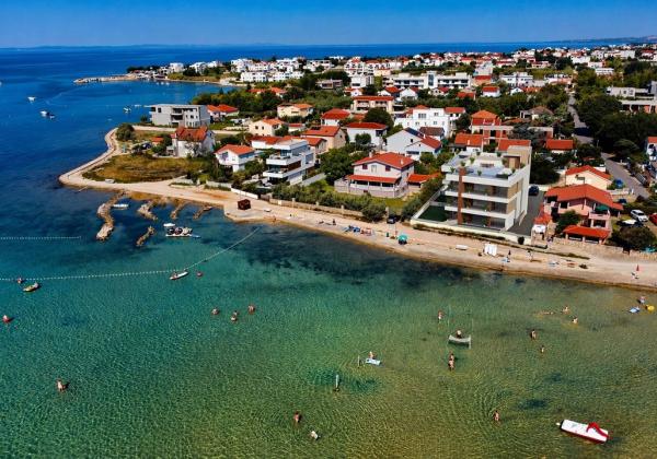 Chorvátsko - Novostavba apartmánov v prvej rade od mora V ponuke len u Nás