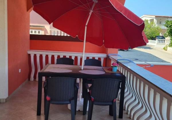 Chorvátsko - Na predaj apartmán v druhej rade od mora