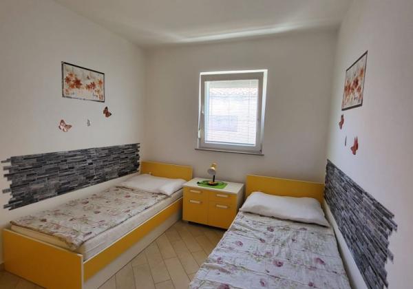 Chorvátsko - Na predaj apartmán v druhej rade od mora