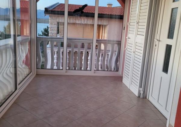 Chorvátsko - Na predaj apartmán v druhej rade od mora