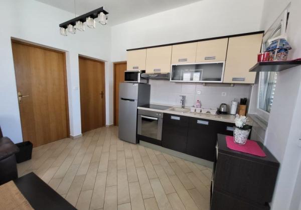 Chorvátsko - Na predaj apartmán v druhej rade od mora