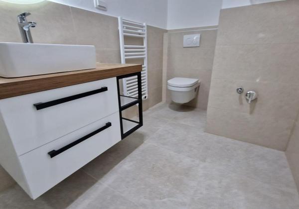 Chorvátsko: Novostavba apartmánu len 100m od mora s výhľadom na more