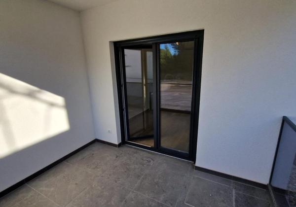 Chorvátsko: Novostavba apartmánu len 100m od mora s výhľadom na more