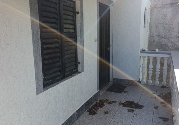 Chorvátsko - Na predaj dom 2x apartmán výhodná investícia