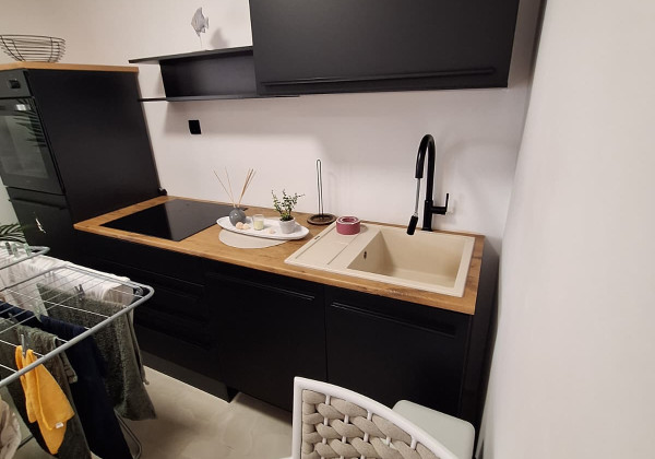 Chorvátsko, ostrov Vir - Na predaj kompletne zrekonštruovaný apartmán so spoločným bazénom