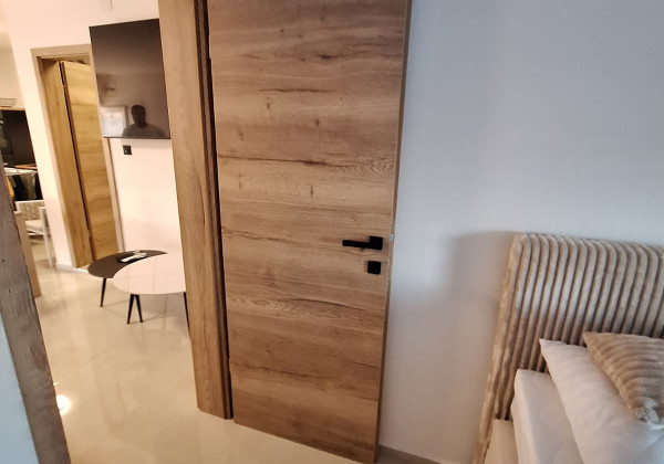 Chorvátsko, ostrov Vir - Na predaj kompletne zrekonštruovaný apartmán so spoločným bazénom