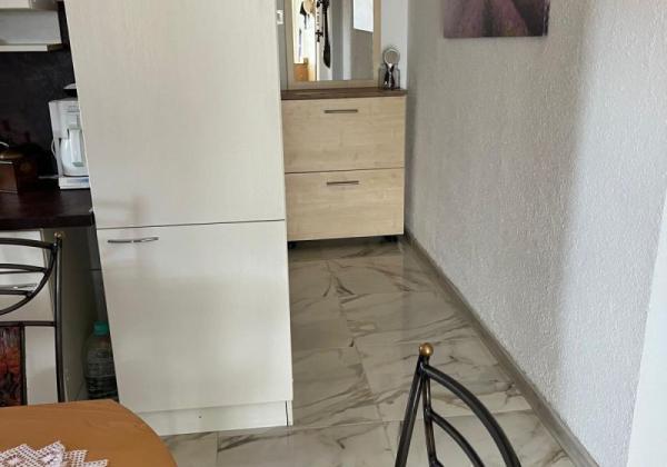 Chorvátsko, ostrov Vir - Na predaj: 3-izbový apartmán s výhľadom na more!