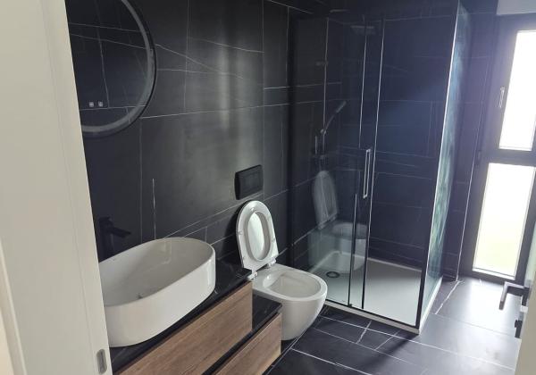 Chorvátsko, Privlaka - Novostavba trojizbového apartmánu s výhľadom  na more!