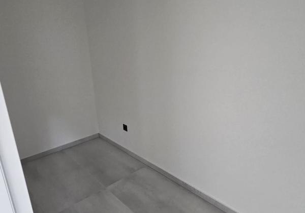 Chorvátsko, Privlaka - Novostavba trojizbového apartmánu s výhľadom  na more!