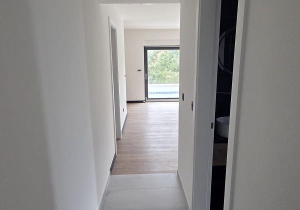 Chorvátsko, Privlaka - Novostavba trojizbového apartmánu s výhľadom  na more!