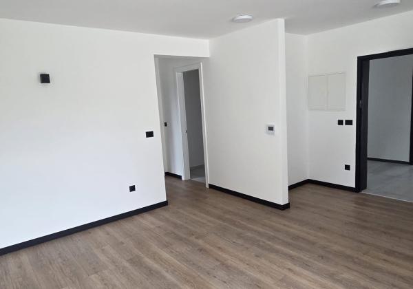 Chorvátsko, Privlaka - Novostavba trojizbového apartmánu s výhľadom  na more!