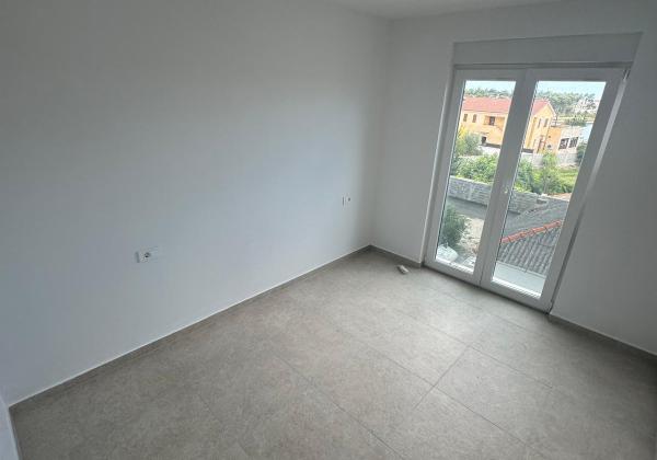 Apartmán so strešnou terasou len 100m od pieskovej pláže
