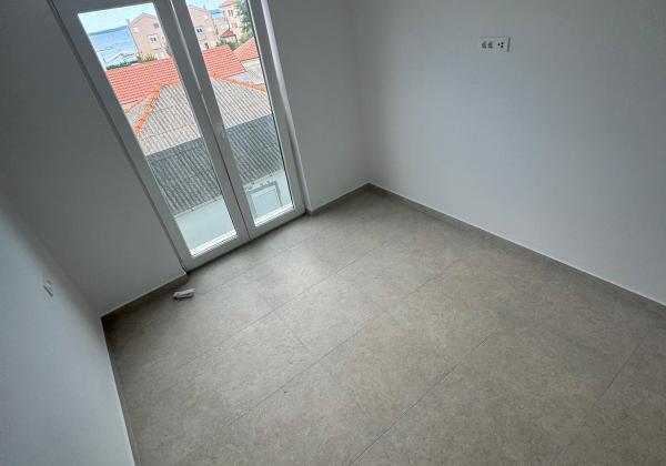 Apartmán so strešnou terasou len 100m od pieskovej pláže