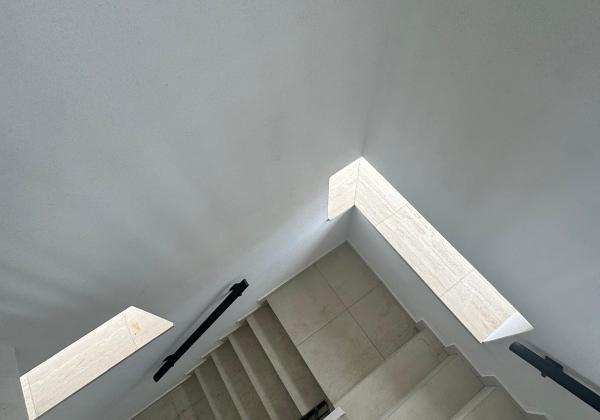 Apartmán so strešnou terasou len 100m od pieskovej pláže