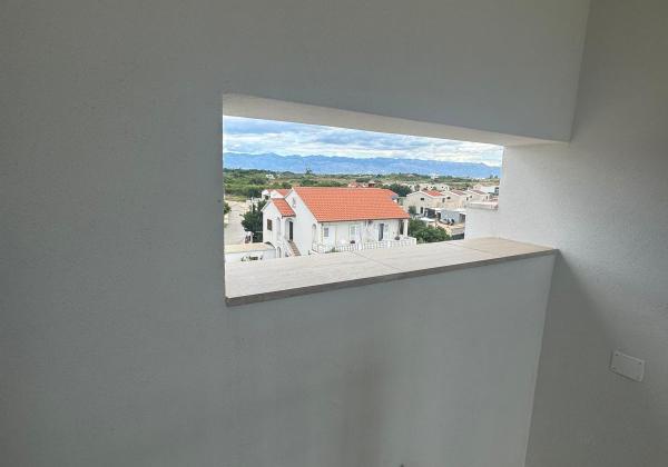 Apartmán so strešnou terasou len 100m od pieskovej pláže