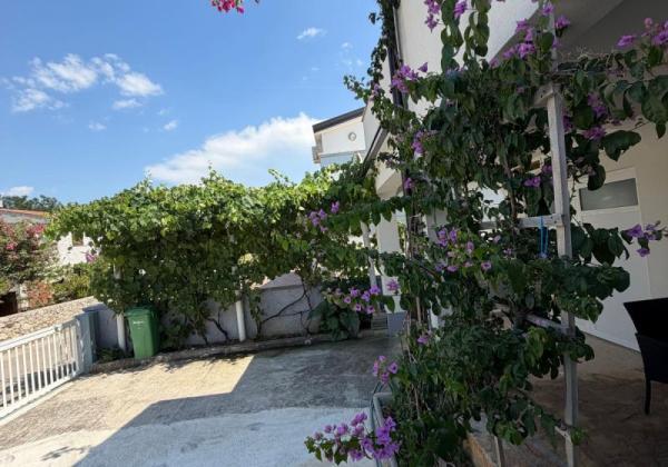 Chorvátsko - Dom 3x apartmán len 400m od mora
