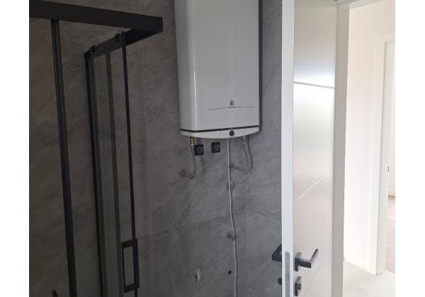 Chorvátsko-Na predaj apartmán so strešnou terasou a bazénom - Privlaka