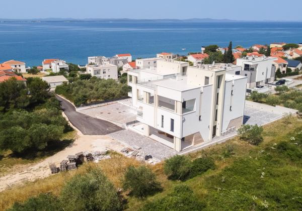 Novostavba apartmán s výhľadom na more, 150m od mora v Chorvátsku - Zadar- Kožino
