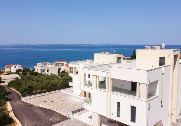 Novostavba apartmán s výhľadom na more, 150m od mora v Chorvátsku - Zadar- Kožino