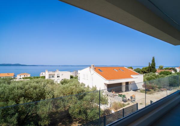 Novostavba apartmán s výhľadom na more, 150m od mora v Chorvátsku - Zadar- Kožino