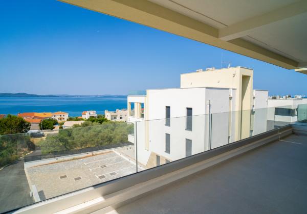 Novostavba apartmán s výhľadom na more, 150m od mora v Chorvátsku - Zadar- Kožino