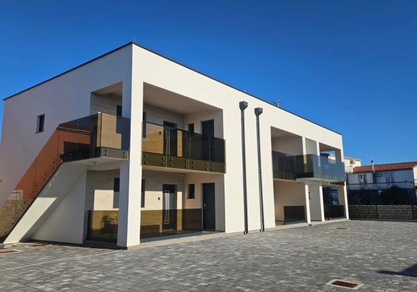 Chorvátsko - Novostavba apartmánu len 180m od mora a vyhľadávanej pláže Prezida