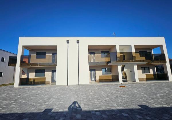 Chorvátsko - Novostavba apartmánu len 180m od mora a vyhľadávanej pláže Prezida